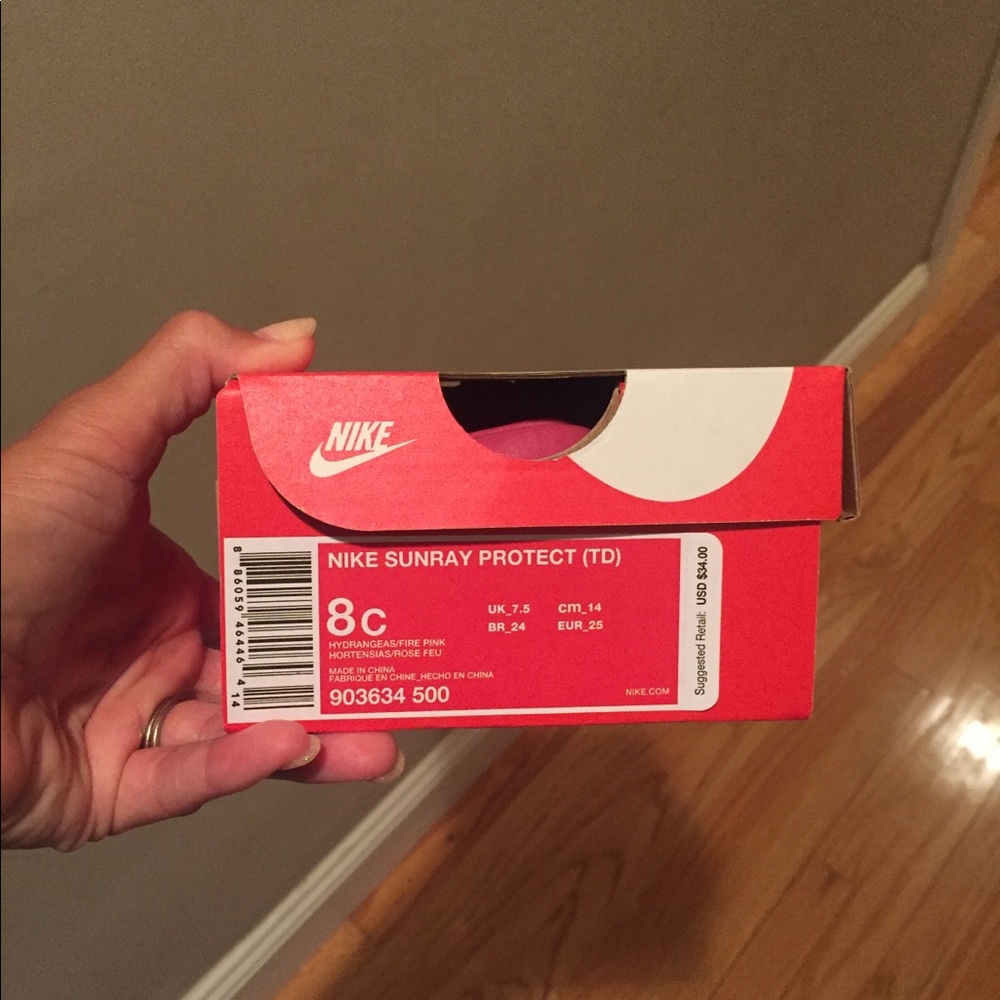 Girl Nike sandals